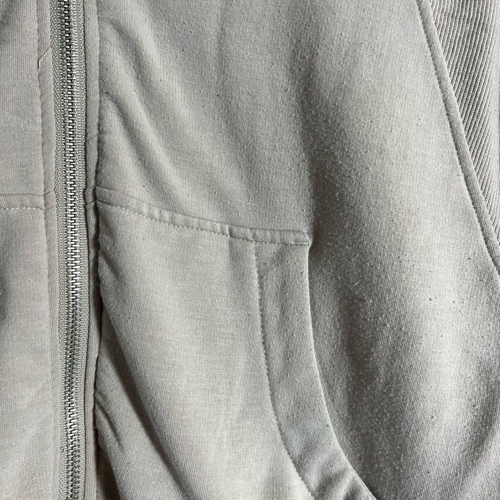 Danskin. Mixed Rib Pull Over Jacket. Size XL - Picture 5 of 7